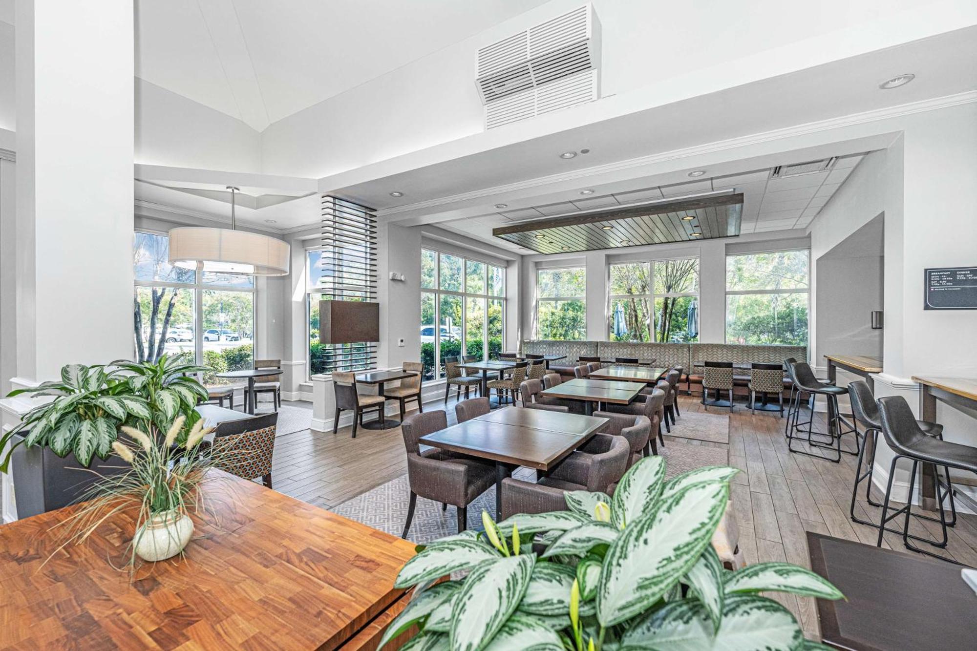 Hilton Garden Inn Charleston Airport Bagian luar foto