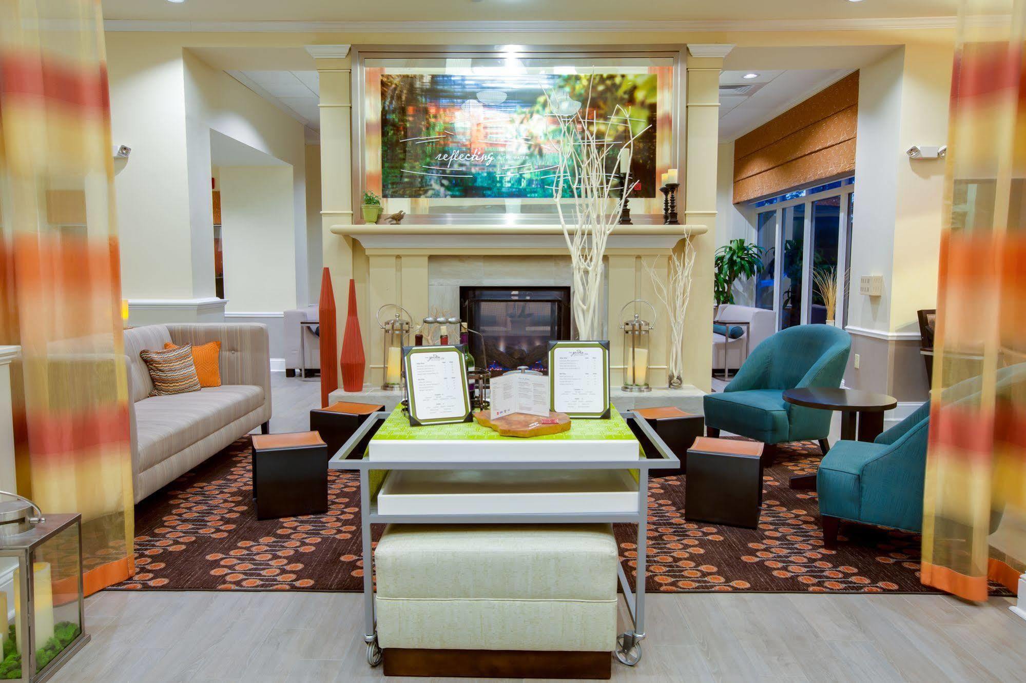 Hilton Garden Inn Charleston Airport North Charleston Bagian luar foto
